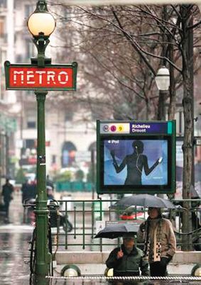 法國設(shè)置“語言警察”，防止民眾在受限制的場合說英語或聽英語內(nèi)容。