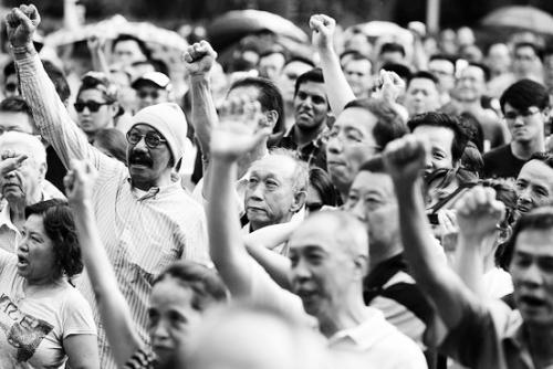 新加坡爆發(fā)罕見集會(huì)示威 新加坡爆發(fā)罕見集會(huì)示威