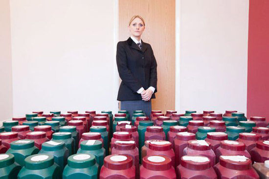 英25萬(wàn)具骨灰滯留殯儀館，部分存放逾40年無(wú)人認(rèn)領(lǐng)。（網(wǎng)頁(yè)截圖）