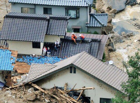 日本廣島泥石流災害失蹤人數(shù)升至43人 死亡39人 日本廣島泥石流災害失蹤人數(shù)升至43人 死亡39人