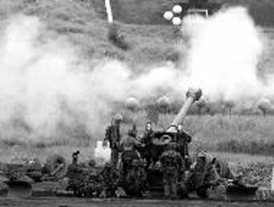 24日，日本陸上自衛(wèi)隊在進行演練