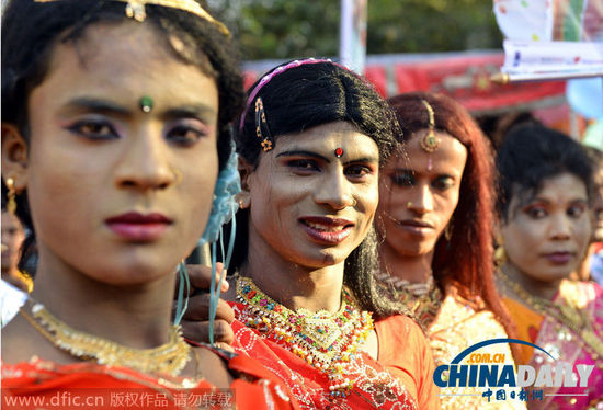 孟加拉國變性人街頭游行 紀(jì)念政府承認(rèn)第三性別一周年 孟加拉國變性人街頭游行 紀(jì)念政府承認(rèn)第三性別一周年