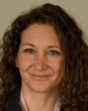 世衛(wèi)組織流感專家芒福德博士指出，H5N8病毒有可能會傳染給人。