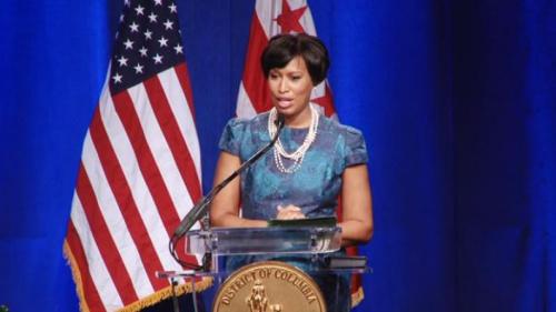 穆麗爾·鮑澤成為了華盛頓歷史上第一位非裔女市長。