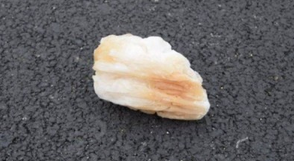 天降的屎塊。