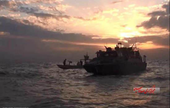 圖為被伊朗俘獲美軍艦艇。