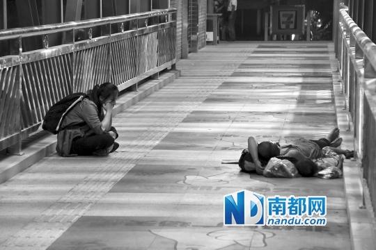 男子掰掉兒子指甲后攜子乞討 志愿者介入被砸傷 男子掰掉兒子指甲后攜子乞討 志愿者介入被砸傷