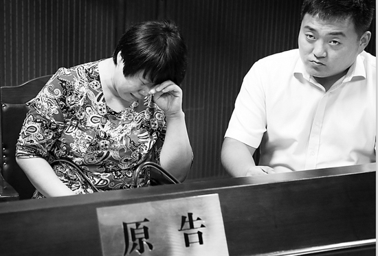 初中生沒(méi)替寫(xiě)作業(yè)遭4人圍毆 母親將學(xué)校告上法庭