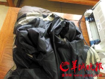 年邁體弱，一些老人家中衣物多年未洗，又舊又破