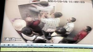 挖出的墻洞能讓一個身材嬌小的男子鉆出。