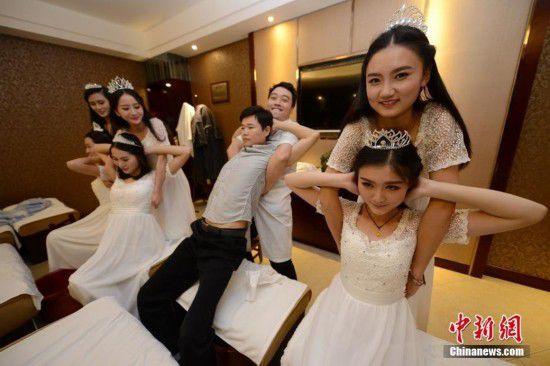 湖南十大?；w到足浴店學理療按摩(圖)