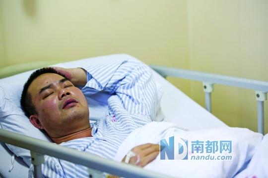 男子買煙賒賬被拒刀砍父子倆 叫囂“我會(huì)功夫”