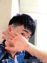 事發(fā)前，小曾發(fā)出一張剛剛剪完短發(fā)的照片。