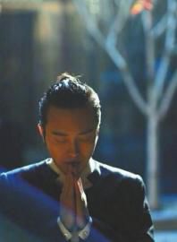 網(wǎng)傳李玉剛“出家”的照片。