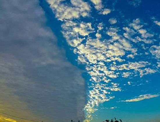 臺(tái)灣天空驚現(xiàn)半晴半陰神奇陰陽(yáng)云 臺(tái)灣天空驚現(xiàn)半晴半陰神奇陰陽(yáng)云