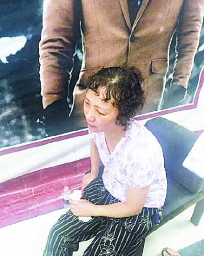 遇難女子家屬很悲傷。