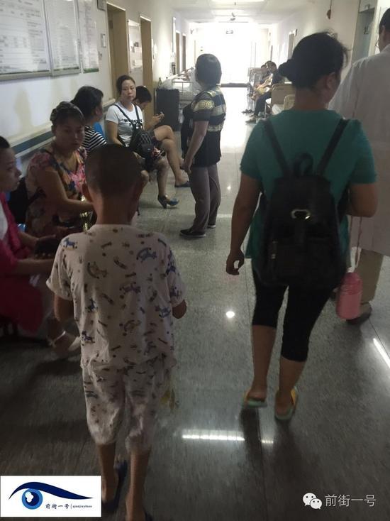 男童車禍搶救治療期間感染艾滋病 5家單位賠40萬(wàn) 男童車禍搶救治療期間感染艾滋病 5家單位賠40萬(wàn)