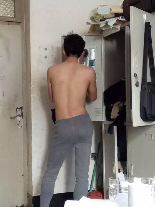 這個(gè)學(xué)校的男生宿舍火了！女同學(xué)都喊著要嫁