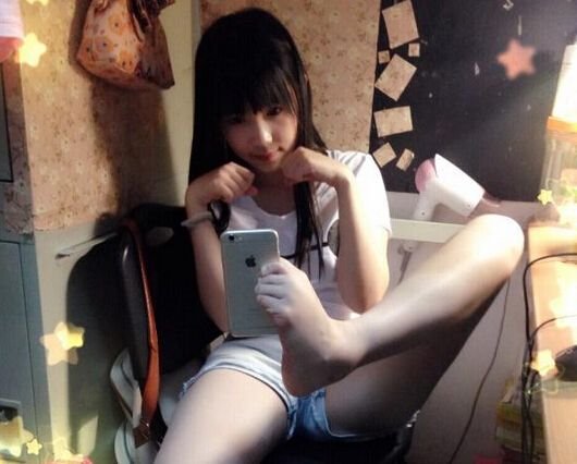 妹子們每周花至少五小時(shí)自拍，到底是為啥？