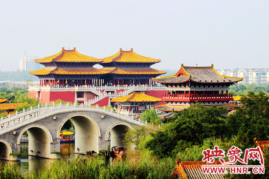 美不勝收 爬山、游園、賞奇觀（組圖）