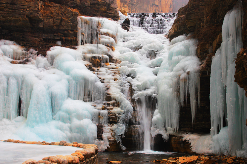 冬天來通天峽看冰掛吧!景區(qū)門票半價優(yōu)惠哦。