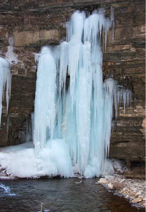 冬天來通天峽看冰掛吧!景區(qū)門票半價優(yōu)惠哦。
