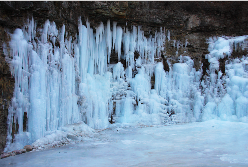 冬天來通天峽看冰掛吧!景區(qū)門票半價優(yōu)惠哦。