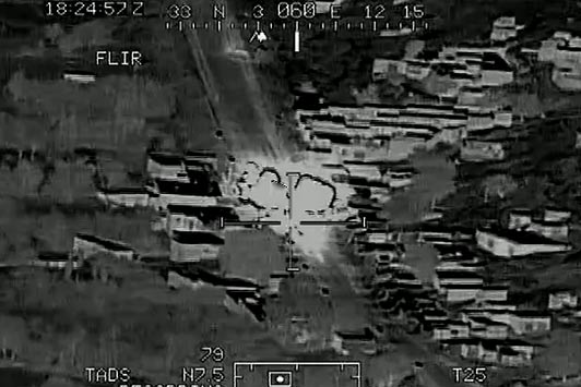 美直升機駕駛員邊唱歌邊向阿富汗人發(fā)射導彈 美直升機駕駛員邊唱歌邊向阿富汗人發(fā)射導彈