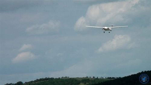 “雷鳥(niǎo)”(LN60F)空中巡航 “雷鳥(niǎo)”(LN60F)空中巡航