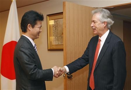 10月15日上午，日本外相玄葉光一郎與到訪的美國常務(wù)助理國務(wù)卿伯恩斯在日外務(wù)省舉行了會談。