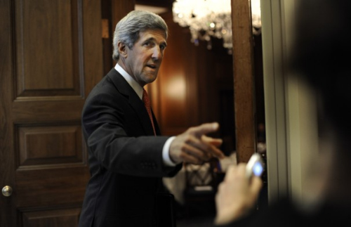 圖為美國(guó)參議院外交關(guān)系委員會(huì)主席克里(資料圖) 圖為美國(guó)參議院外交關(guān)系委員會(huì)主席克里(資料圖)