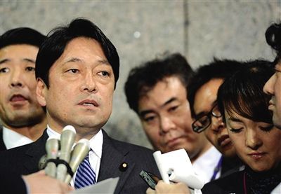 2月5日晚，日本防衛(wèi)省大臣小野寺召開緊急記者會，公開日本自衛(wèi)隊軍艦被中國軍艦雷達瞄準的消息。據稱，首相安倍晉三親自下達了公開的指令。