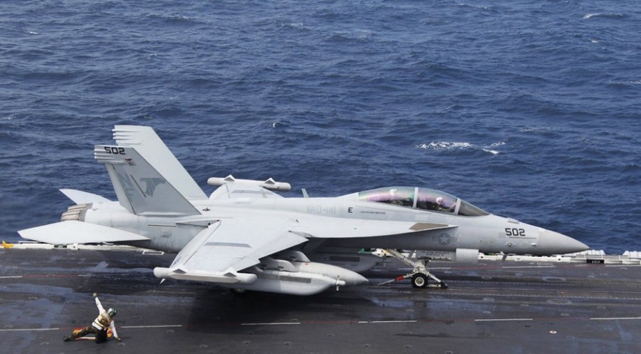 6月24日，美國和韓國在黃海海域舉行大規(guī)模海上聯(lián)合軍演。