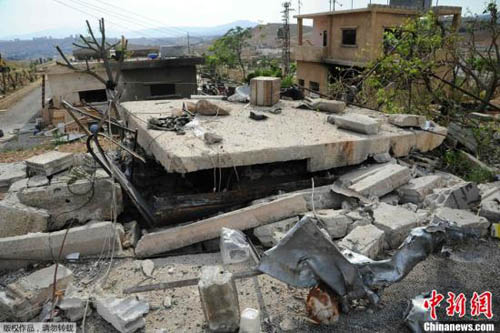 資料圖：當(dāng)?shù)貢r(shí)間5月5日凌晨。以色列對(duì)3處敘利亞軍事場(chǎng)所進(jìn)行空襲，造成平民傷亡和大規(guī)模破壞，空襲威脅