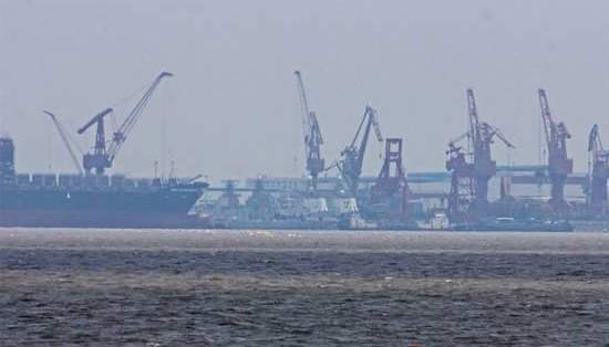 　環(huán)球網(wǎng)資料圖：中國海軍四艘新神盾扎堆舾裝。