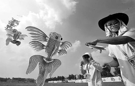 南陽農(nóng)運(yùn)會(huì)風(fēng)箏比賽于南召縣開賽 南陽農(nóng)運(yùn)會(huì)風(fēng)箏比賽于南召縣開賽