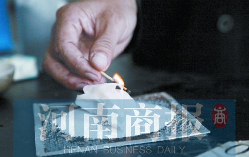 實(shí)驗(yàn)中，面膜不能被引燃