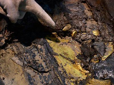 西漢?；韬钅箍脊牛菏赚F(xiàn)金板金餅