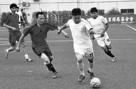 專為本屆賽事而組建的鄭州第九人民醫(yī)院隊，是該院歷史上第一支足球隊