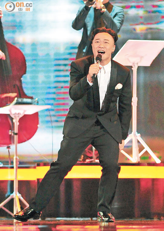 陳奕迅不負(fù)眾望，終于榮登金曲歌王寶座。