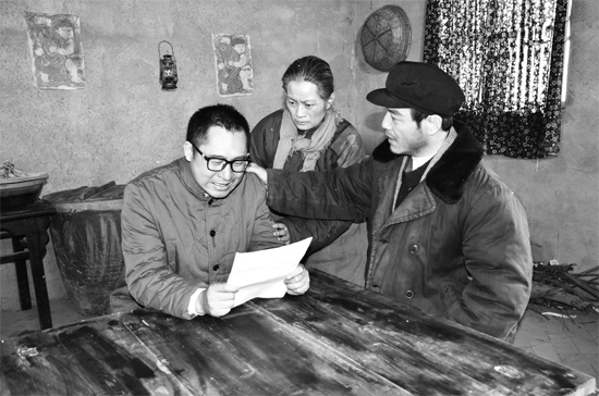 《焦裕祿》拍攝現(xiàn)場，演員穿著冬裝拍戲