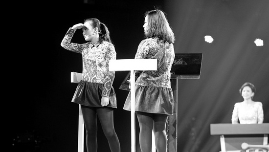 編劇“ 閨密花”在節(jié)目錄制現(xiàn)場 編劇“ 閨密花”在節(jié)目錄制現(xiàn)場