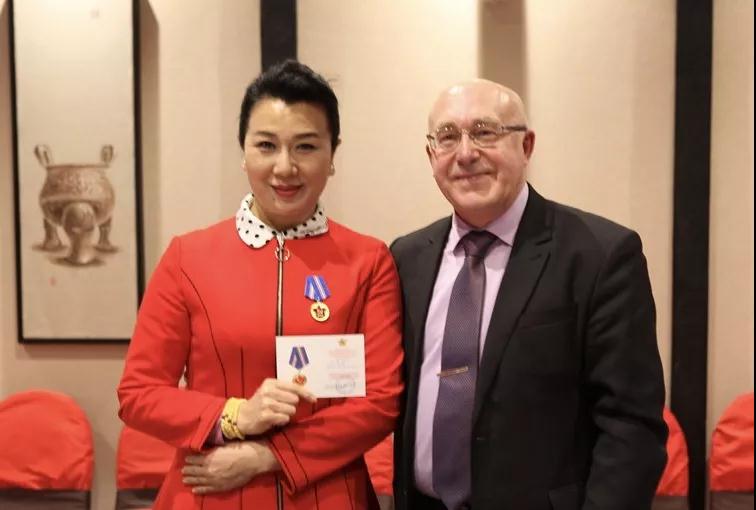 演出代表團(tuán)團(tuán)長、河南豫劇院黨委書記 汪荃珍