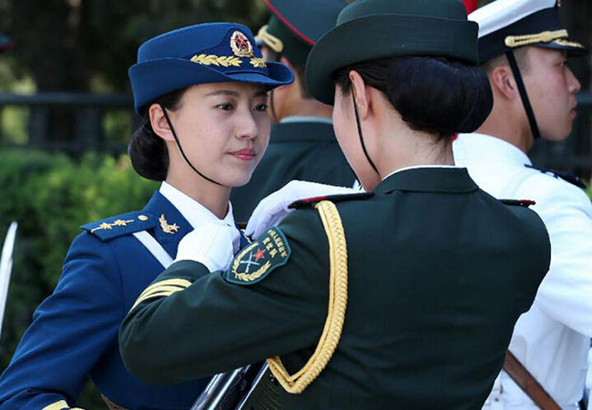 女儀仗兵,這才是2014年真正的女神！