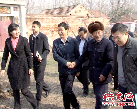 金冬江、李萬順、吳文立一行赴正陽縣慰問